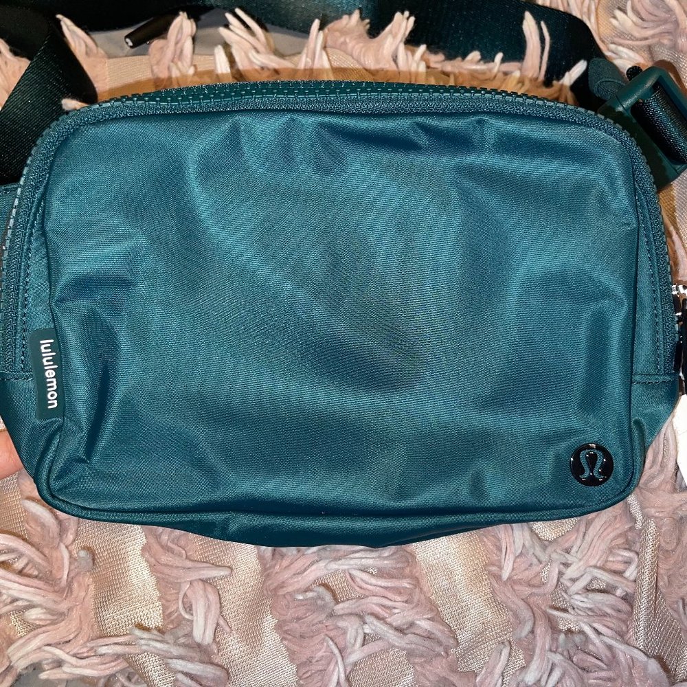 Lululemon Everywhere Belt Bag Large